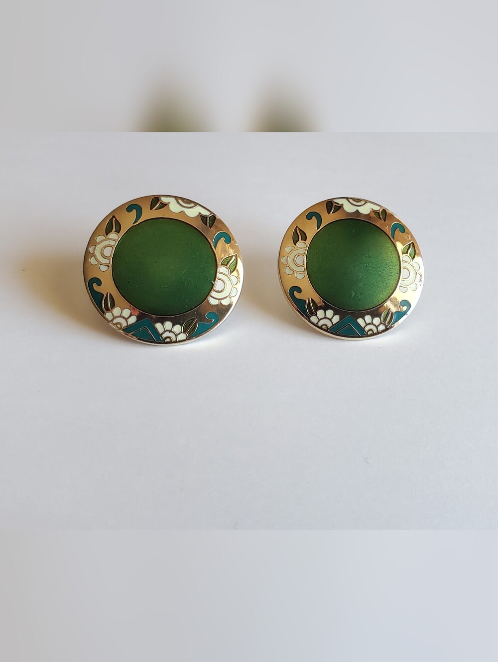 Vtg. Mat Green Floral Enamel Round Earrings